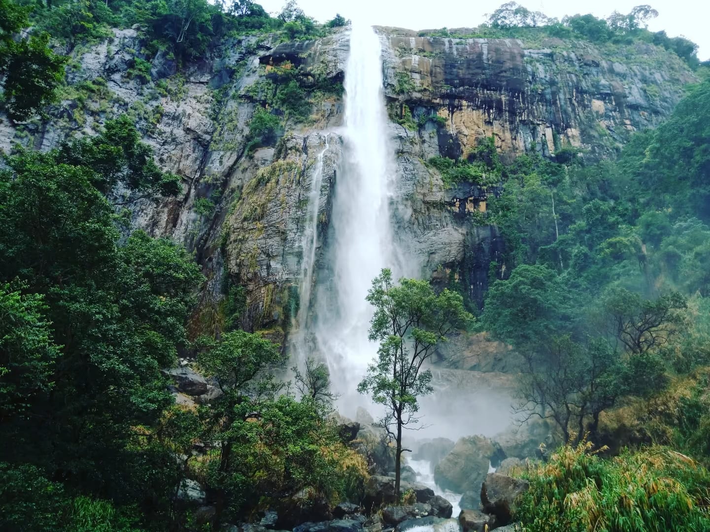 Lush highland landscape near Koslanda and Diyaluma Falls, Sri Lanka