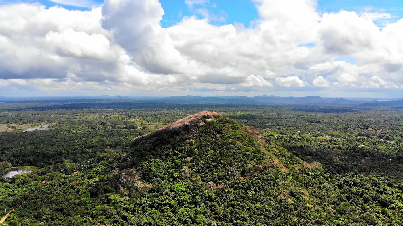 Pidurangala Rock Temple