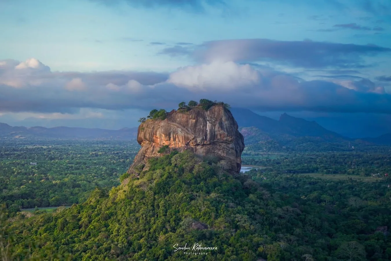 Pidurangala Rock Temple